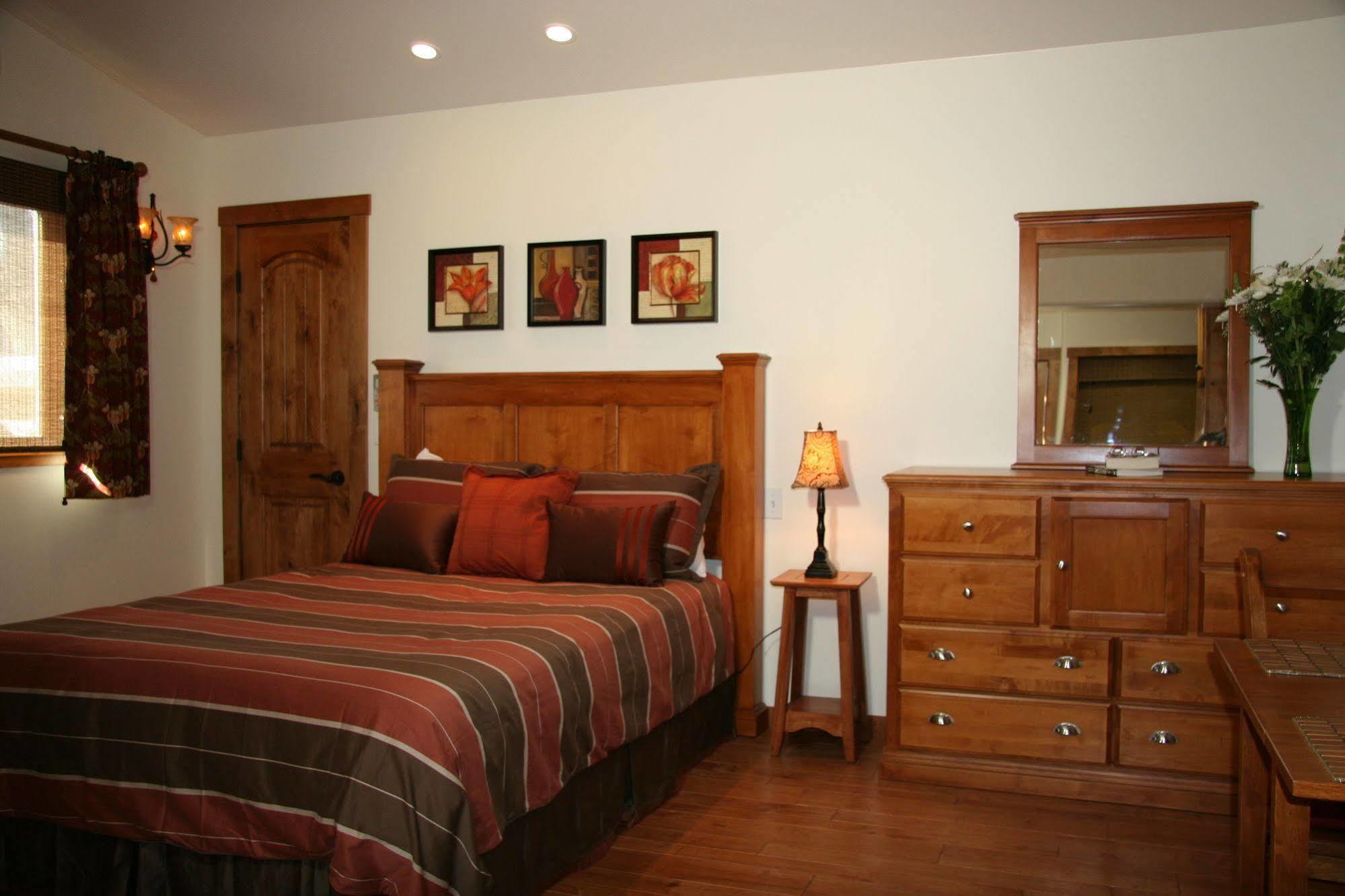 Ojai Retreat & Inn Exterior photo